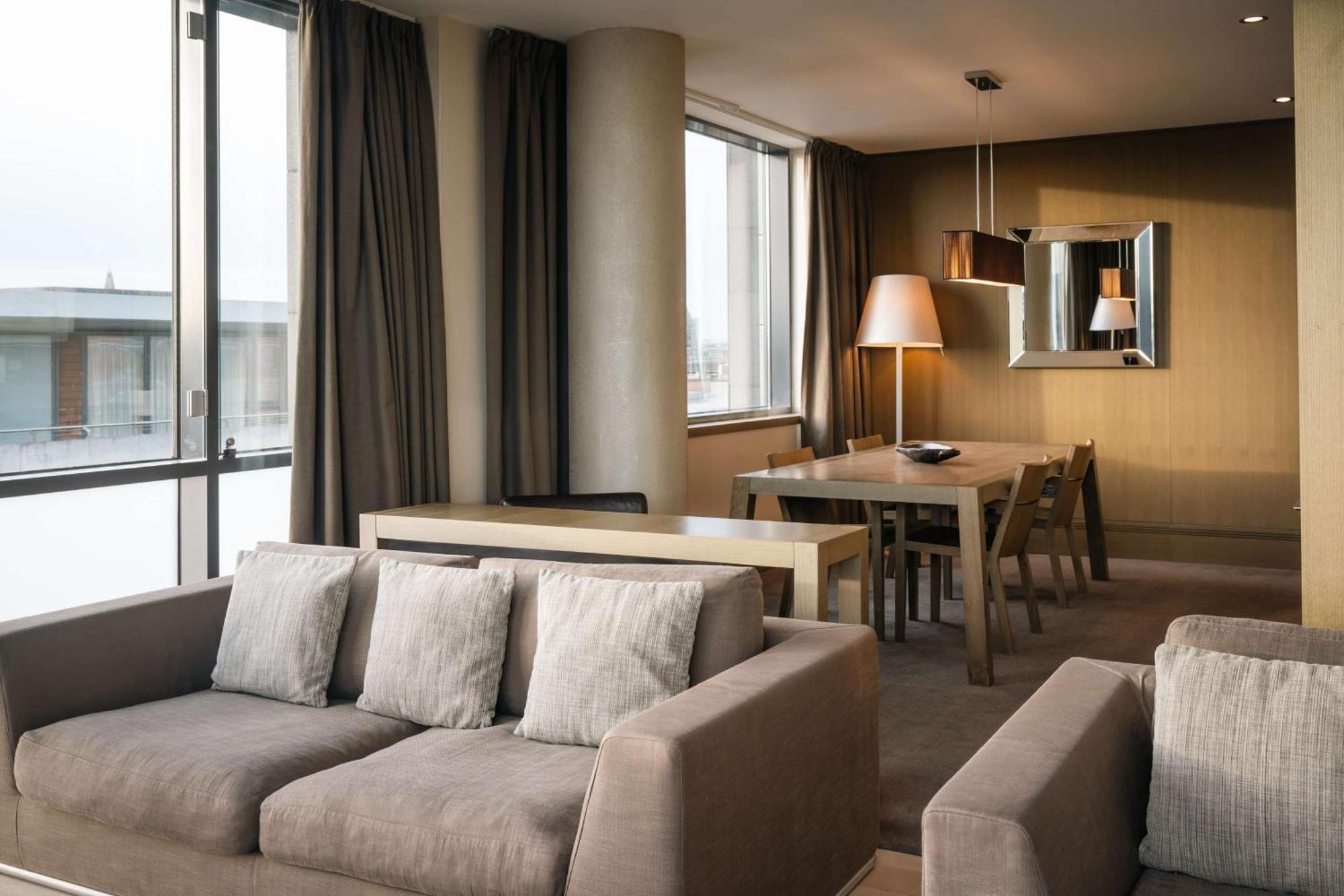 Radisson Blu Royal Hotel Dublino Esterno foto